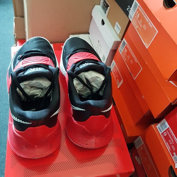 NIKE KYRIE 3 "BRED" MEN'S US SIZE 12.5 BRAND NEW IN BOX - Picture 2 of 9